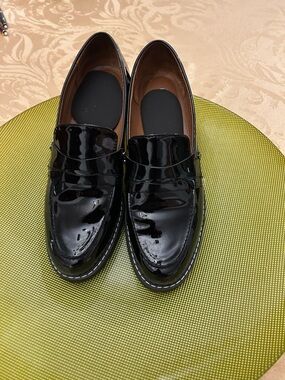 Black paten leather Franco Sarto loafers like new